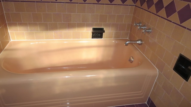 2nd Bathroom Tub and Shower - 1103 S Crescent Heights Blvd