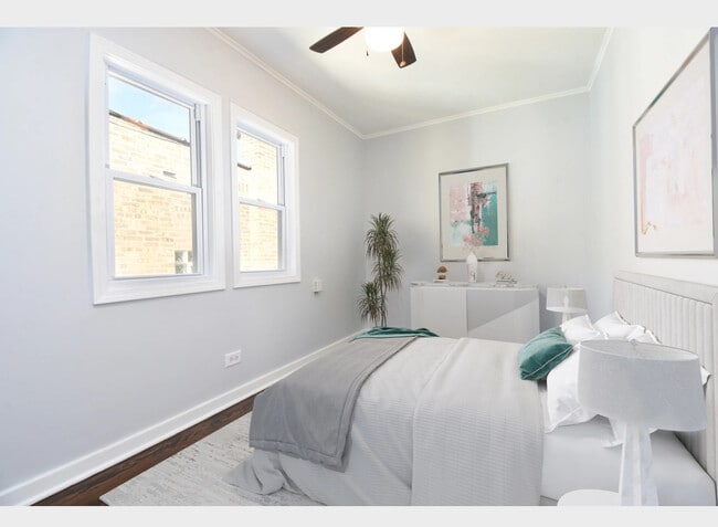 Building Photo - 5128 W Henderson St