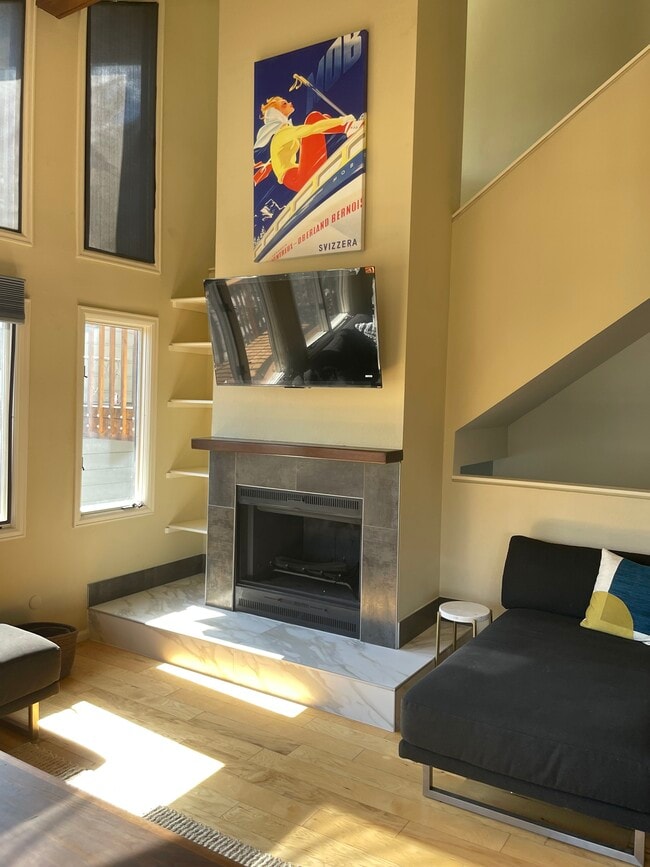 Building Photo - 230 Nottingham Rd