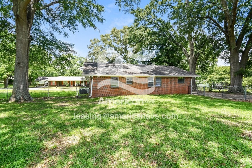 Building Photo - 3116 Cora Ave