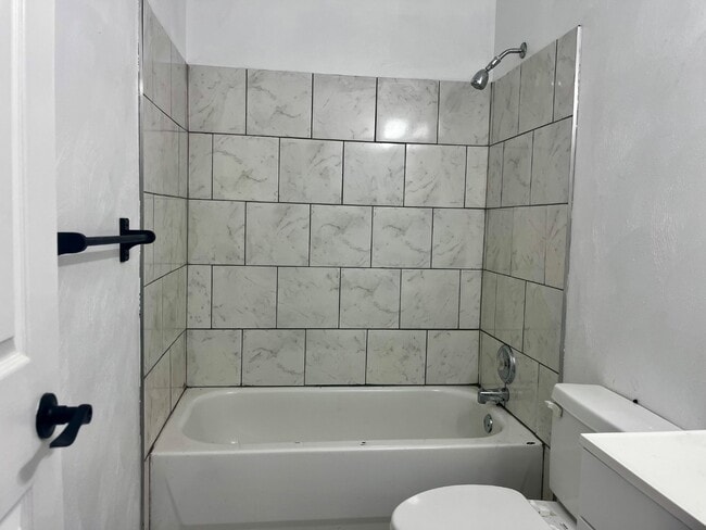 Building Photo - 820 Whitney Ave NW