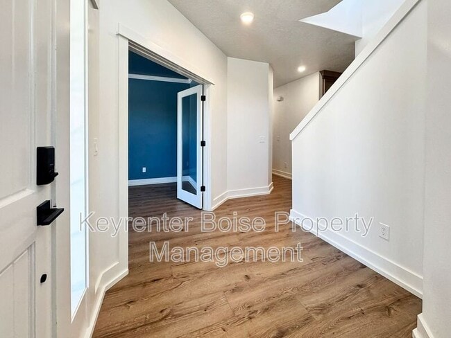 Building Photo - 1235 N Forestdale Pl