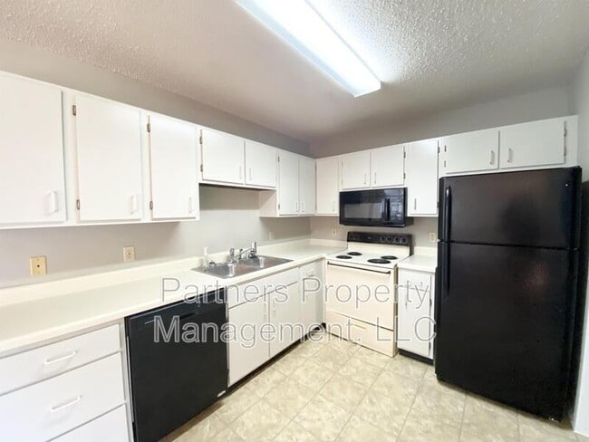 Building Photo - 1643 N Dawn Dr