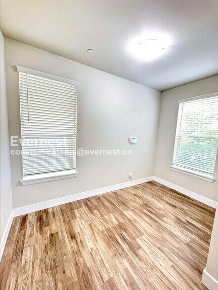 Building Photo - 14830 16th Pl W