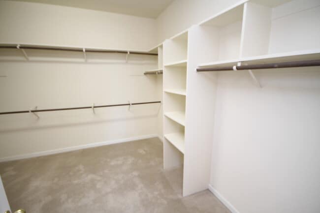 Building Photo - Located in Stonelake, 4 Bed, 2.5 Bath Elk ...