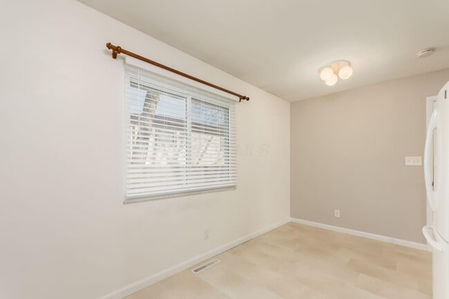 Building Photo - 5340 Carolyn Dr