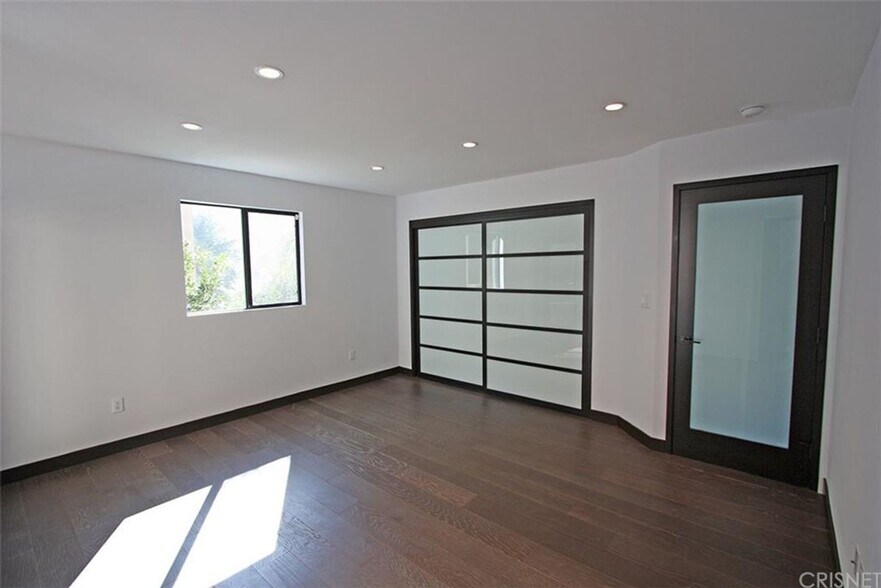 Building Photo - Live in the 90210! Stunning Modern Newly Renovated 2 Bedroom plus bonus room home in Beverly Hills!