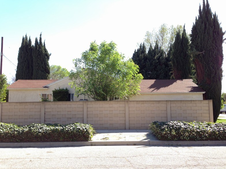 Primary Photo - 9024 Geyser Ave