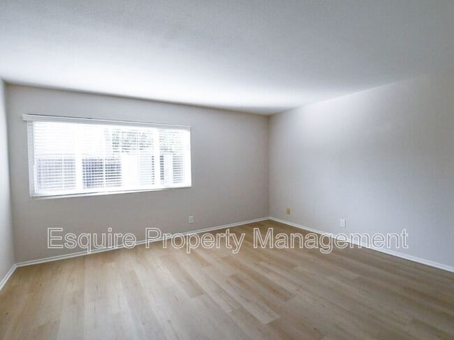 Building Photo - 6129 Calle Arena