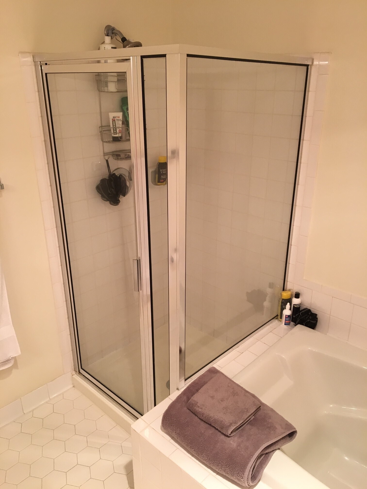 master bath - 605 Admiral Dr
