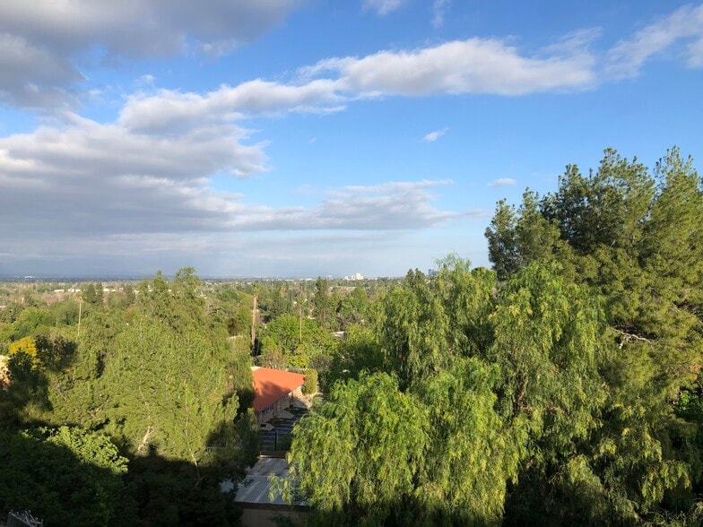 Building Photo - 6052 Pat Ave