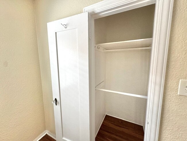 Building Photo - Cute North Park Bungalow! 2bd/1ba, 1 car garage, AC, W/D in-unit, fenced yard!
