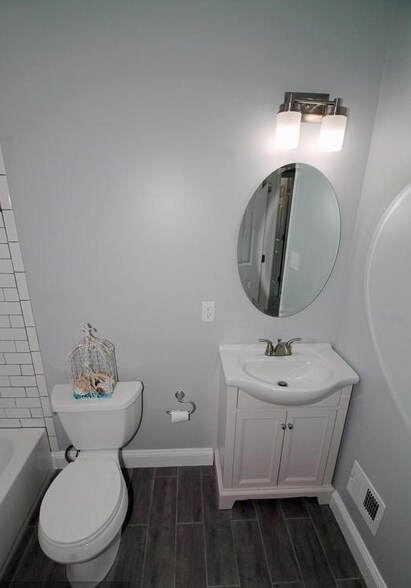 Building Photo - 703 Portland St