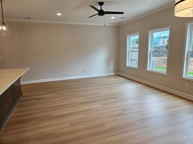 Building Photo - 125 Priestwood Ln