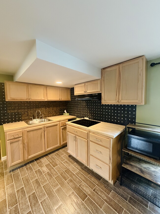 Building Photo - 25 Terrace View Rd