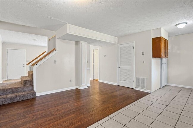 Building Photo - 2122 Fieldstone View Ct SE
