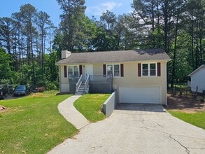 Building Photo - 3 bedroom 2 bath home with basement
