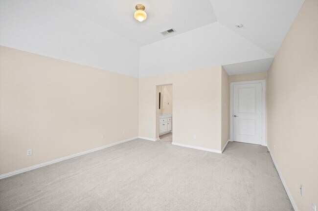 Building Photo - 2047 Palm Forest Ln