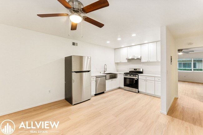 Building Photo - 16572 Sabot Ln