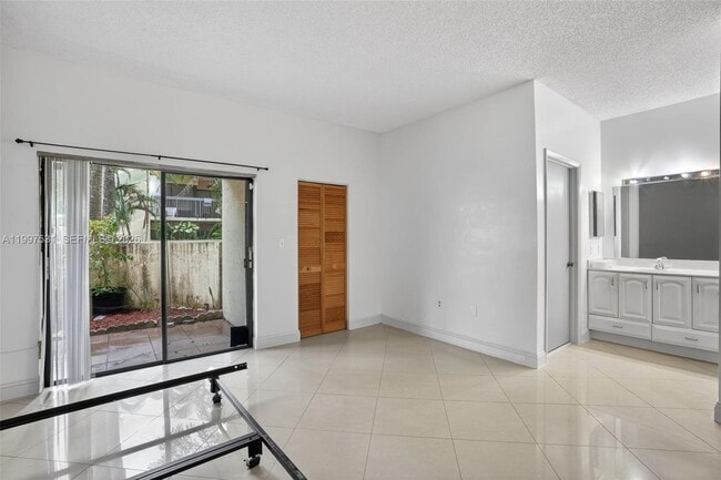 Building Photo - 13045 SW 88th Ln