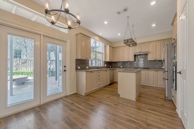 Building Photo - 27 Bethany Bend Dr