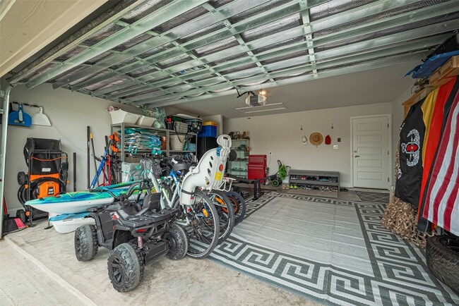 Building Photo - 2712 Golden Palms Ln