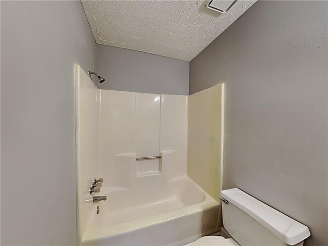 Building Photo - 37 Opal St