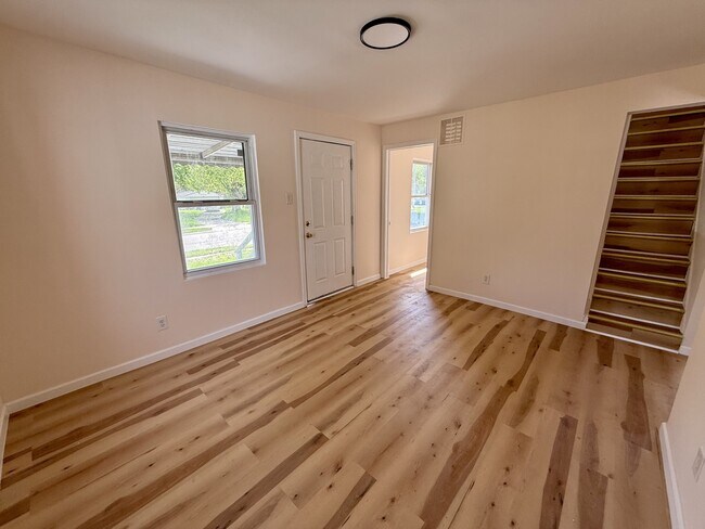 Building Photo - 7267 Prospect Ave