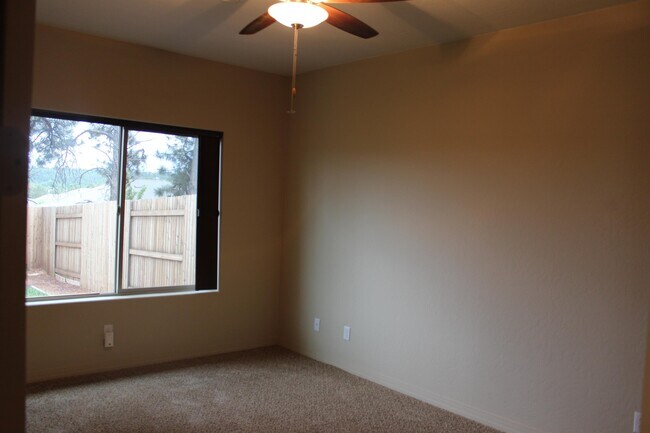 Building Photo - 1149 N Flowing Springs Trail