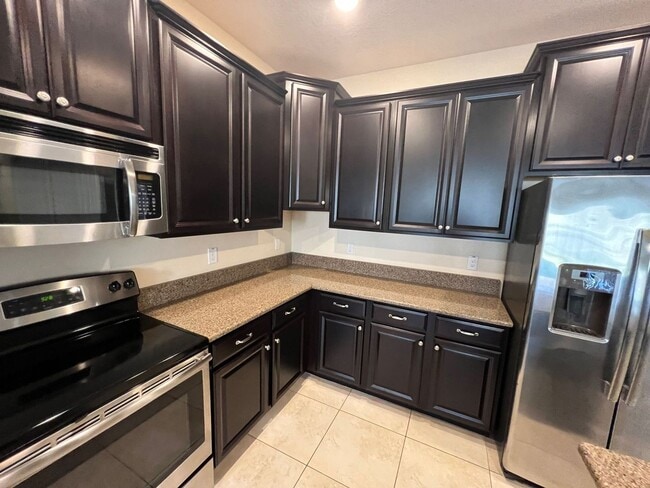 Building Photo - INDEPENDENCE IN WINTER GARDEN 4 BEDROOM RE...