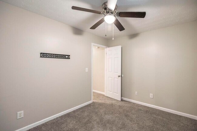 Building Photo - 312 Mill Meadow Rd