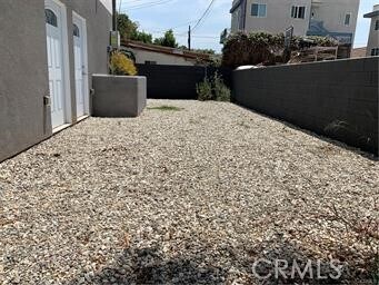 Building Photo - 1143 Irolo St