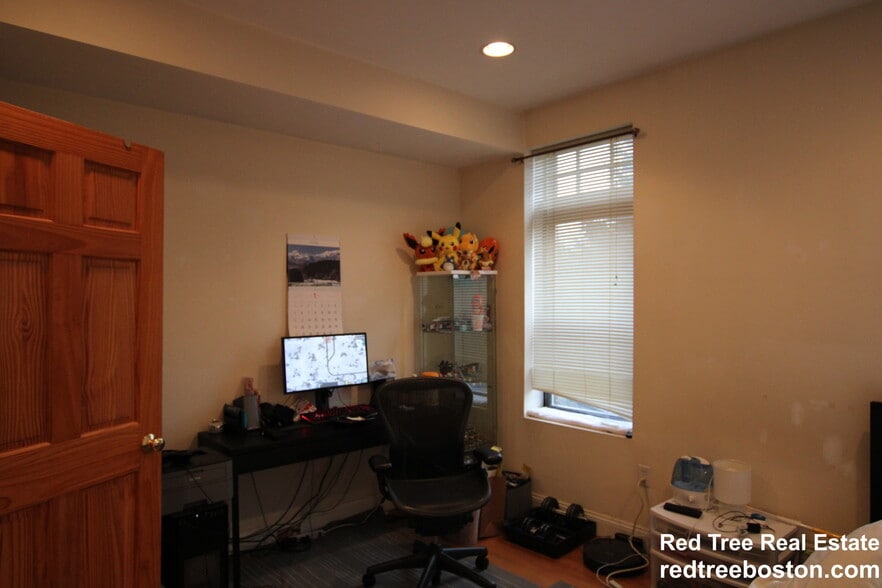 Building Photo - 1801 Beacon St