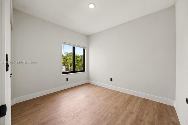 Building Photo - 120 NW 5th Ave