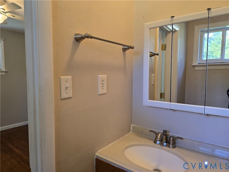Building Photo - 7998 Wynbrook Ln