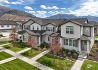 Building Photo - Parkview Towns