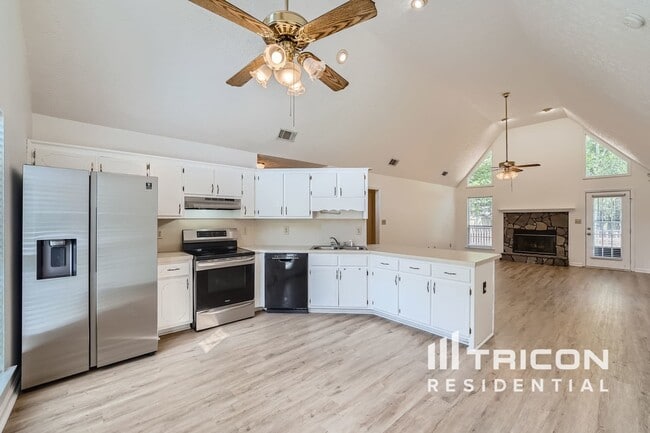 Building Photo - 145 Meadow Ridge Dr