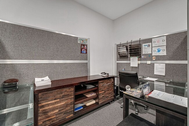 Building Photo - Spacious 3-Bedroom with 3 Full Baths in Royal Palm Beach!