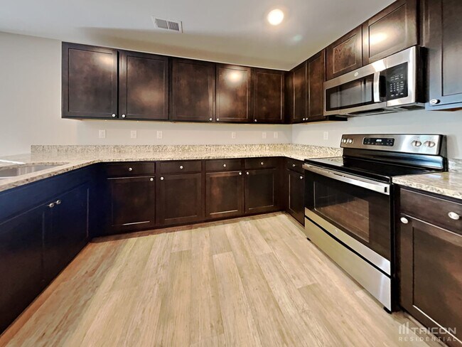 Building Photo - 1071 Bluecoat Cir
