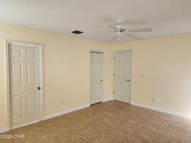 Building Photo - 226 Summerwood Dr
