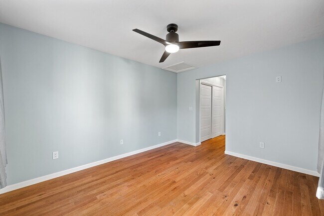 Building Photo - 48 Pointe Rok Dr