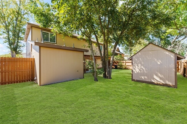 Building Photo - 4826 Brooklawn Dr