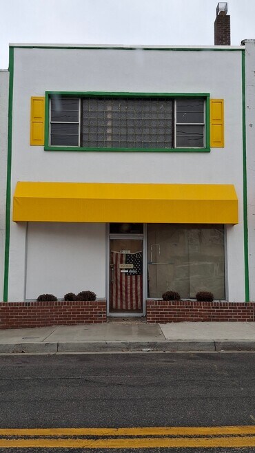 Building Photo - 2105a Gwynn Oak Ave