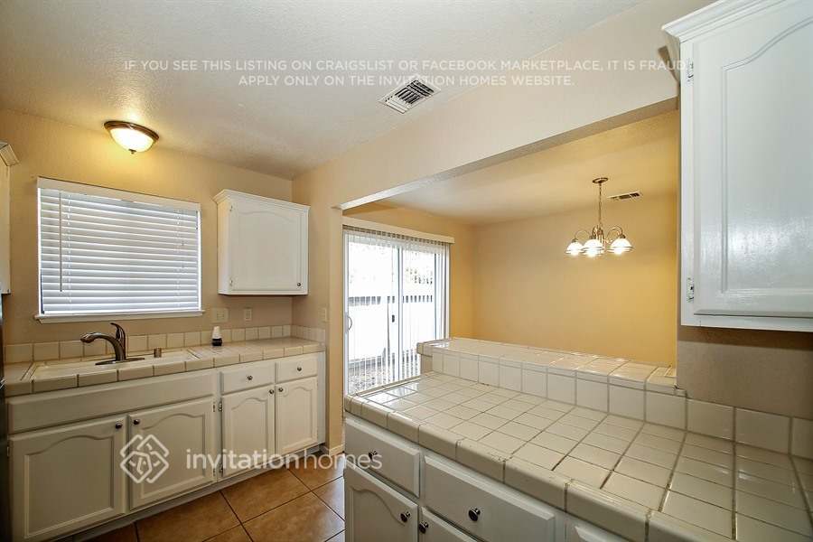 Building Photo - 3725 17th Ave