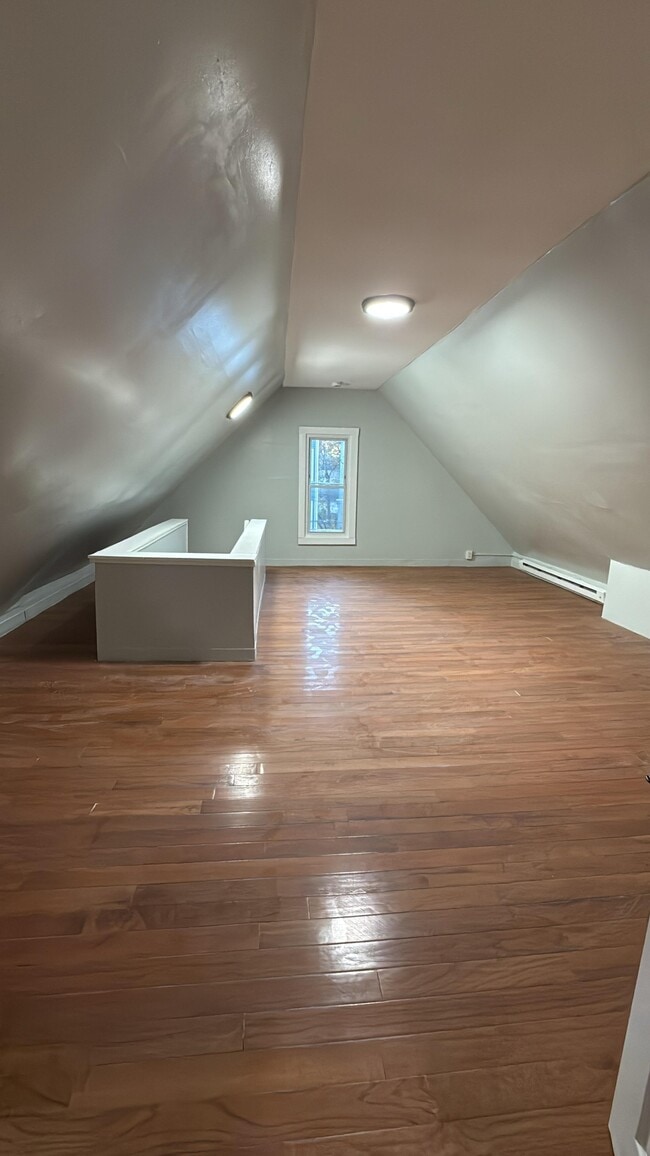 Building Photo - 251 Newhall St