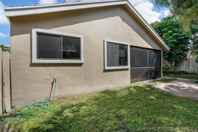 Building Photo - 1080 NW 19th Terrace