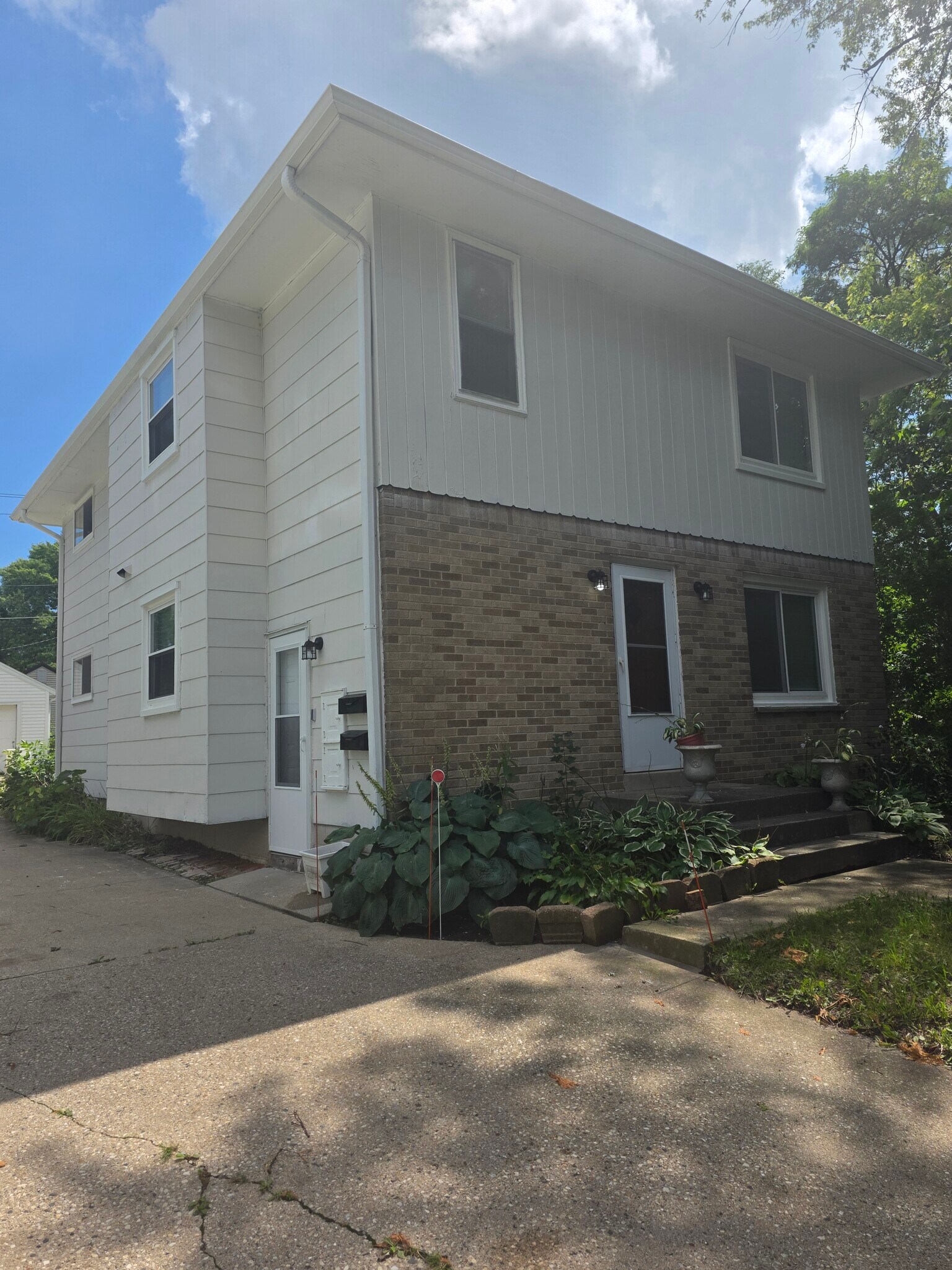 Building Photo - 5418 N 53rd St