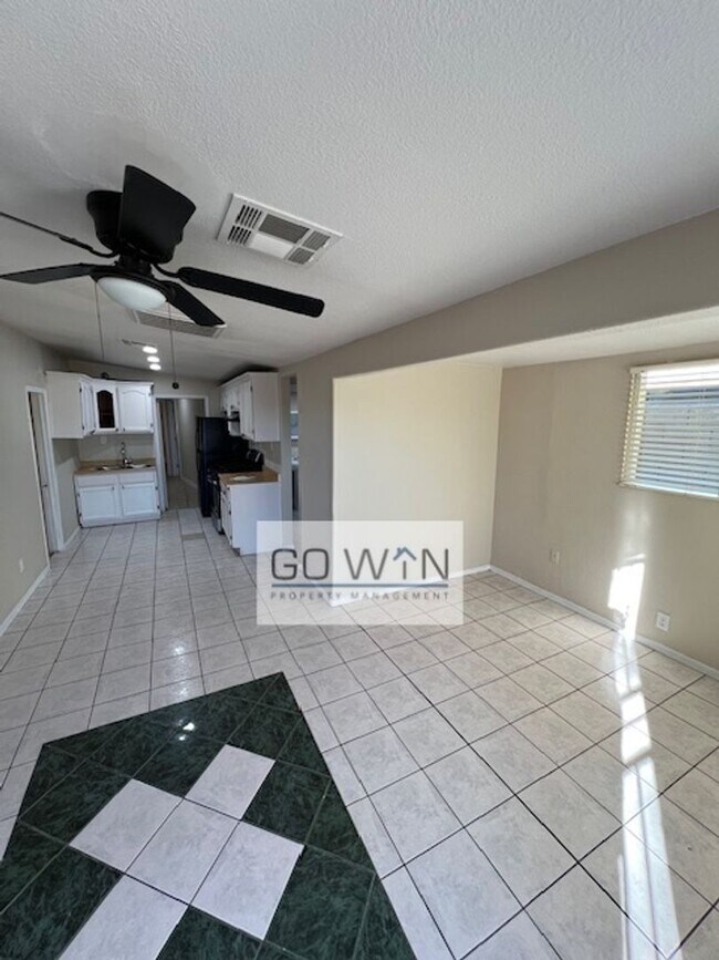 Building Photo - 3546 W Roosevelt St