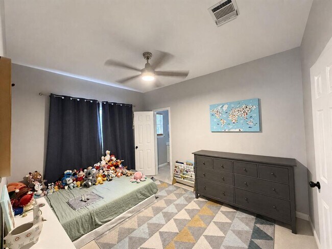 Building Photo - 2536 Crenshaw Dr