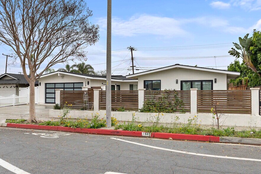 Building Photo - 1581 Baker St